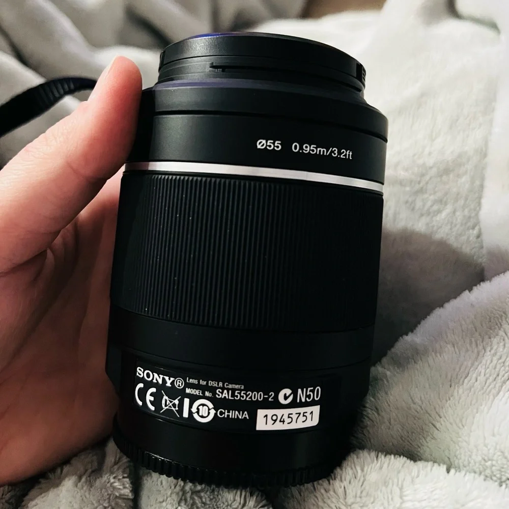 Sony SAL55200-2 55-200mm 55 .95m/3.2ft DT 45.6/55-200 SAM